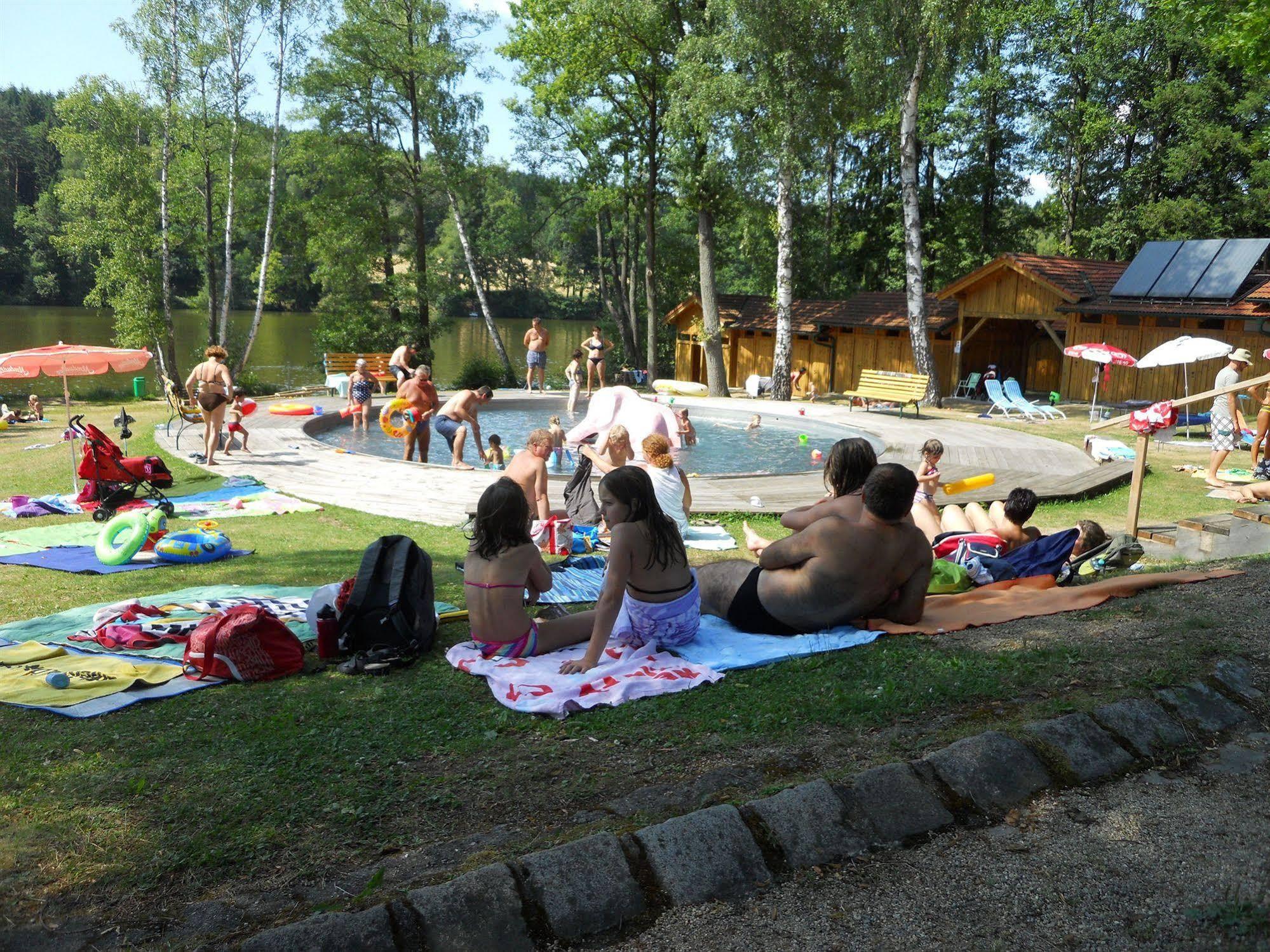 Theater- Und Feriendorf Koenigsleitn Gmbh Litschau Buitenkant foto
